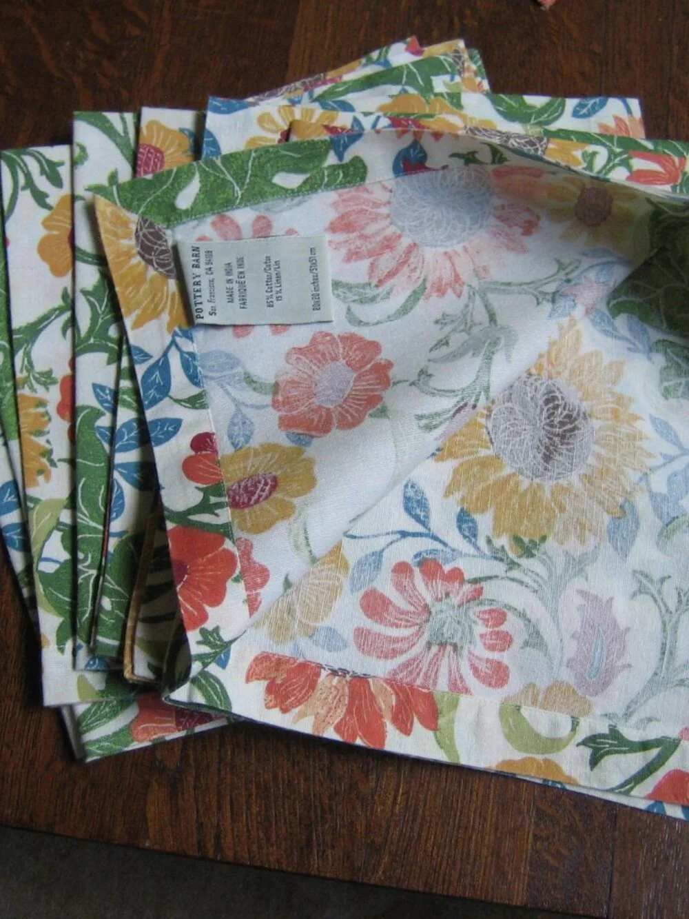 Pottery Barn Table linen Set. 11 Pc. Summer Floral, Linen/Cotton.